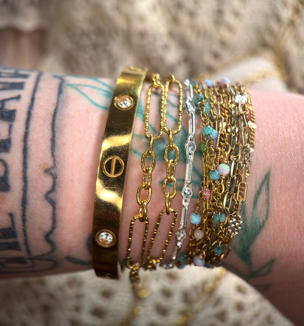 ✨ ✨ Golden Spurs — Limited Edition Figaro Chain ✨