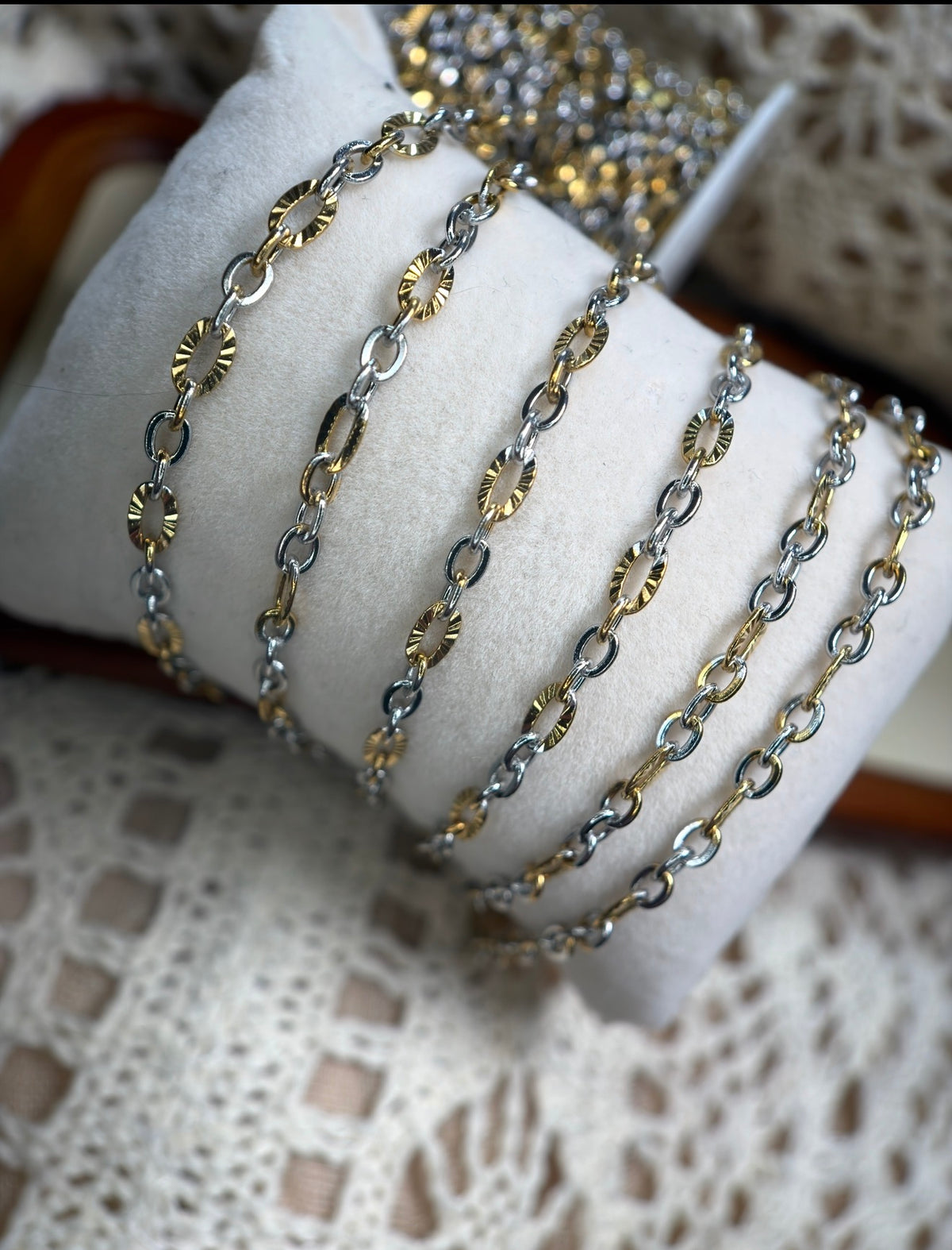✨ Triple Threat Textured Oval Chain