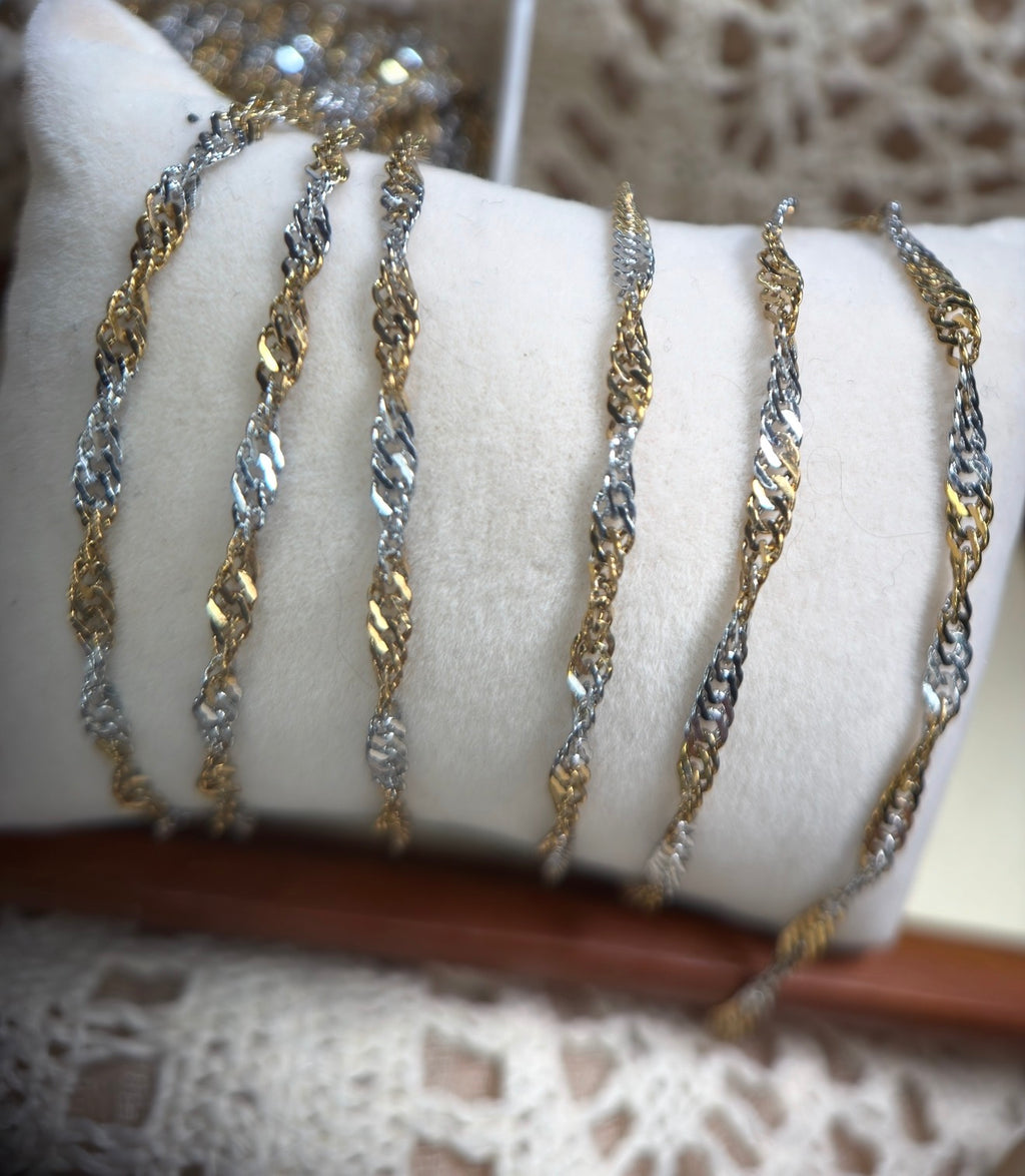 ✨ Twist Two-Toned Singapore Chain