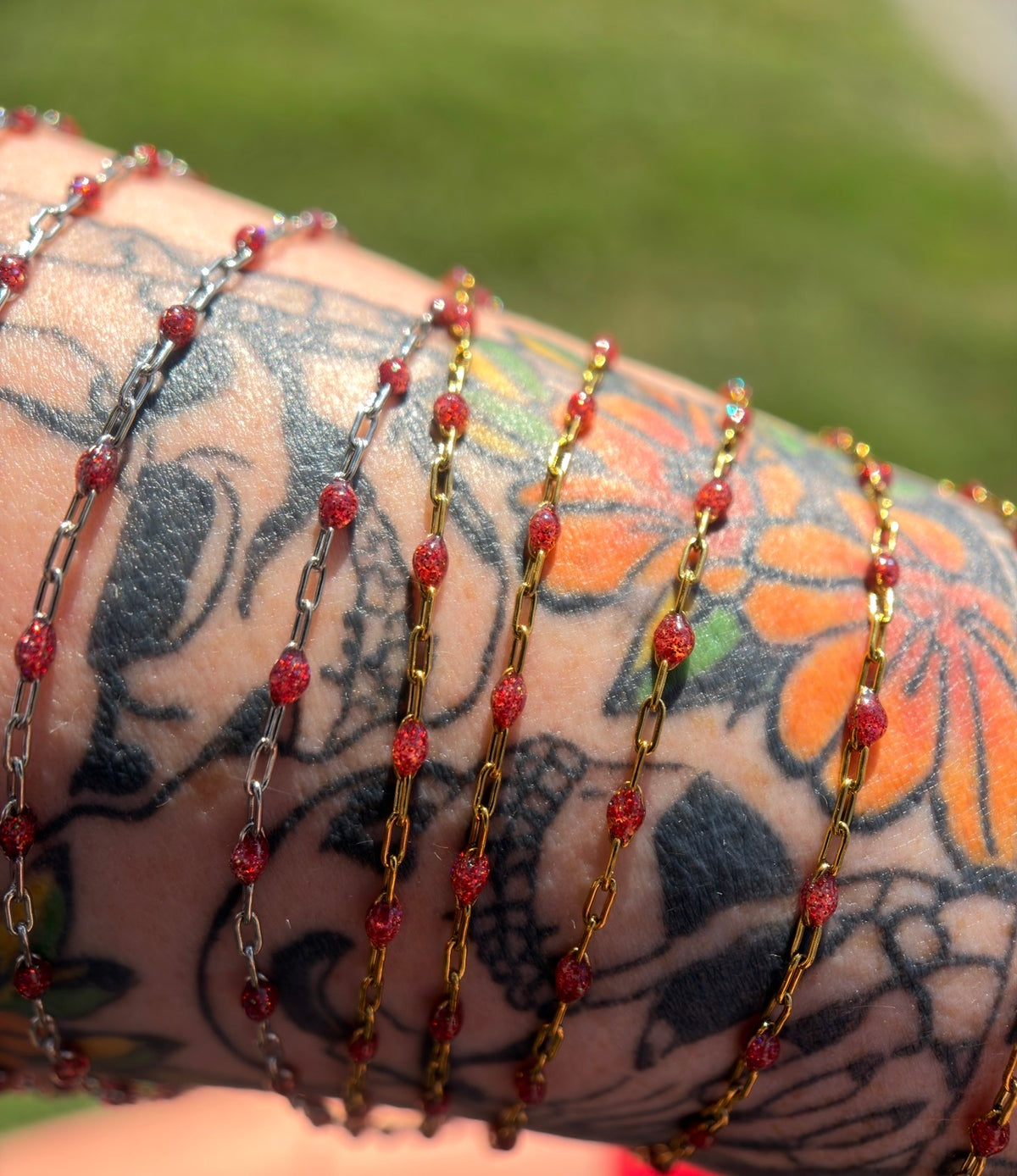 Scarlet Stardust — Iridescent Red Glitter Chain