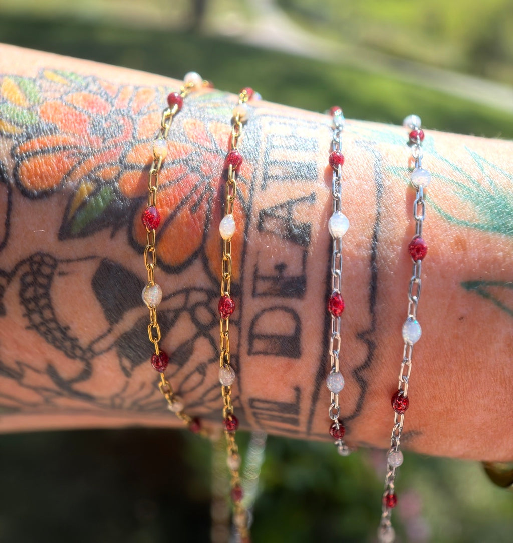 Candy Cane Lane – Red & White Sunburst Chain