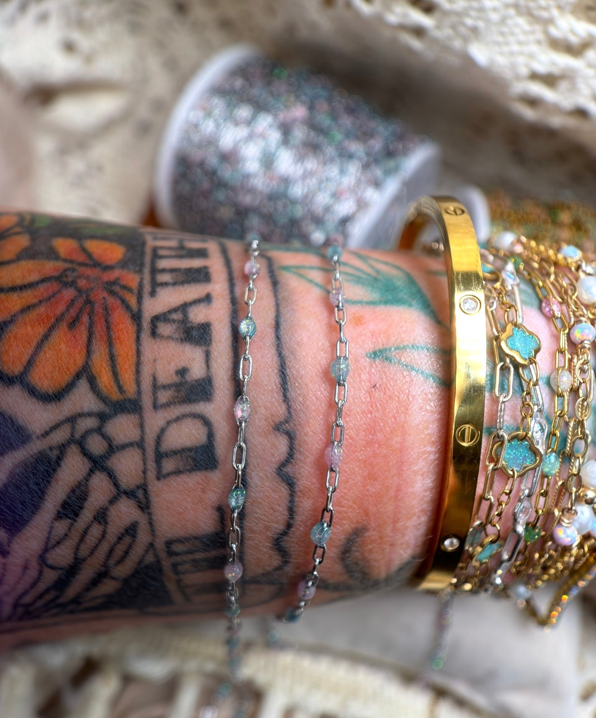 Sunset Lagoon – Iridescent Sunburst Chain
