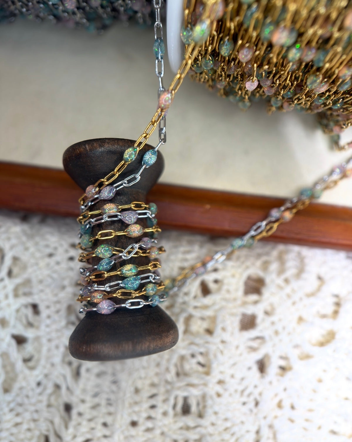 Sunset Lagoon – Iridescent Sunburst Chain