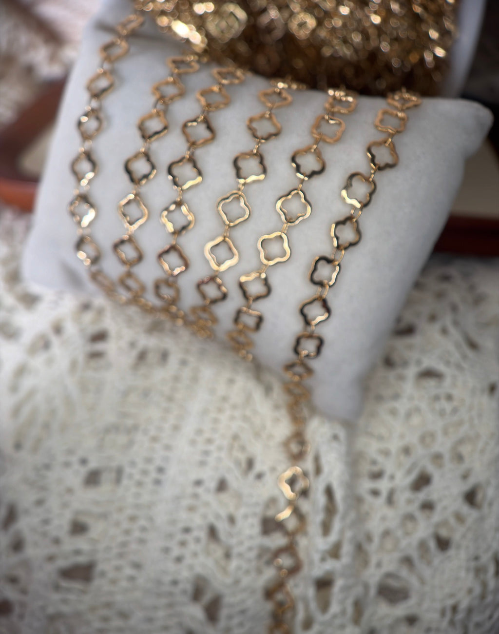 🍀 Luck in Every Link — 1:1 Clover Chain