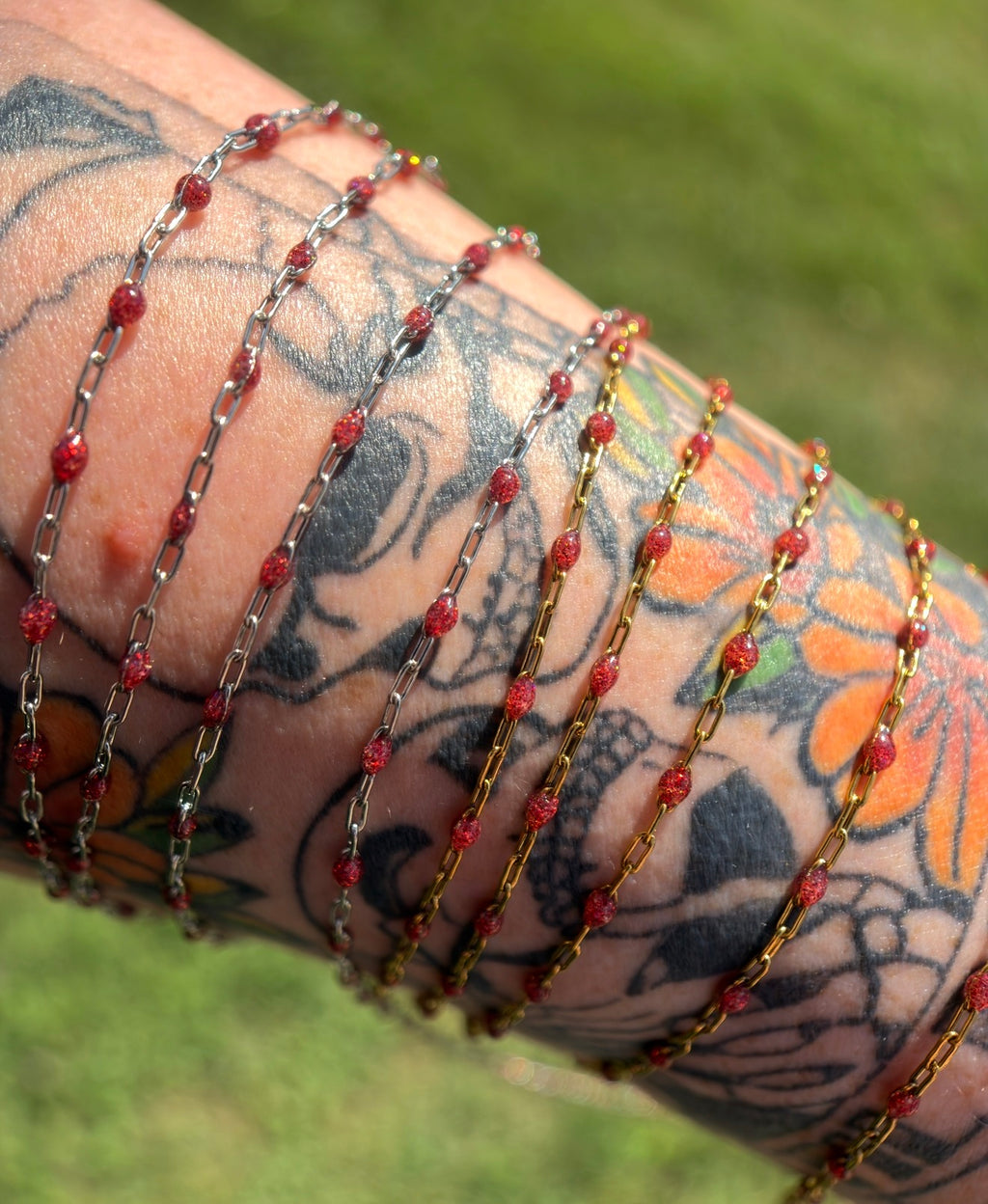 Scarlet Stardust — Iridescent Red Glitter Chain