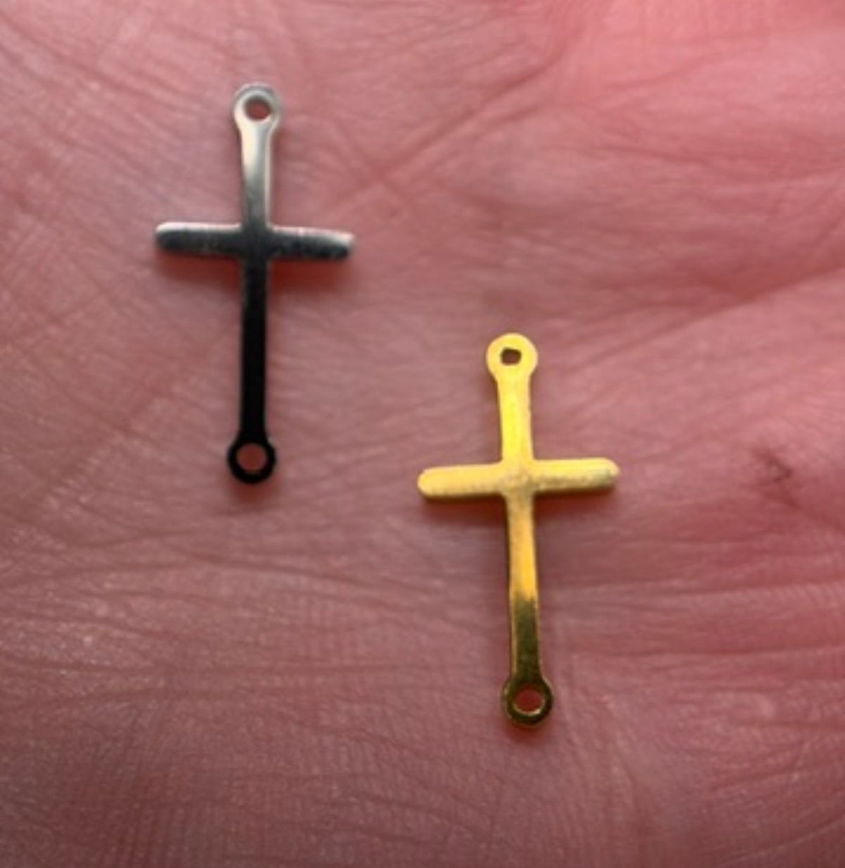 Cross connector charm