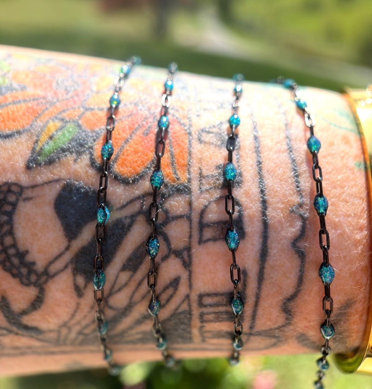 Beyond the Stars: Black Sunburst Galaxy Chain