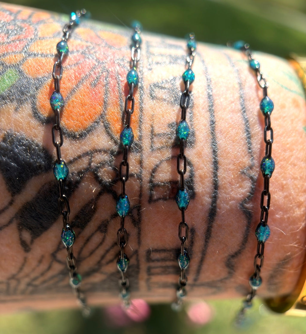 Beyond the Stars: Black Sunburst Galaxy Chain