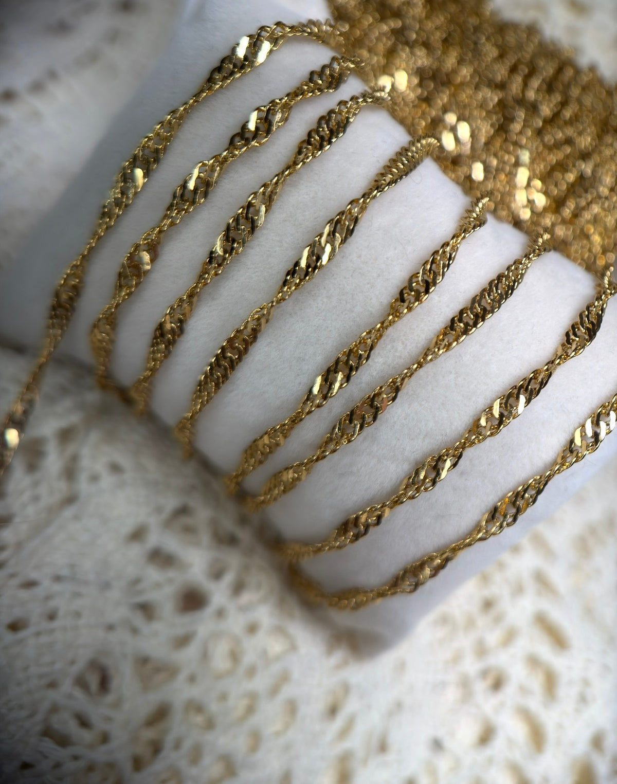 Golden Twist | 14k Gold Singapore Chain
