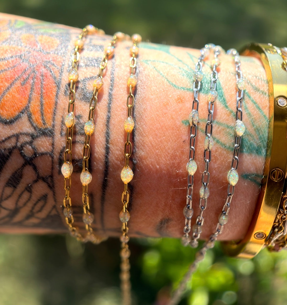 Peachy Babe – Iridescent Peach Sunburst Chain