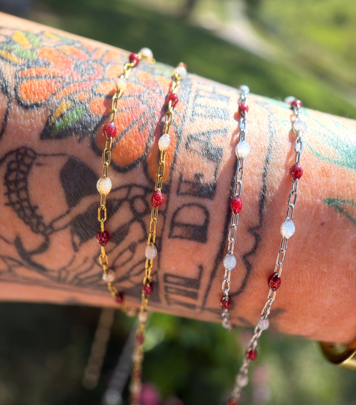 Candy Cane Lane – Red & White Sunburst Chain