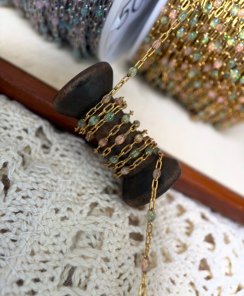 Sunset Lagoon – Iridescent Sunburst Chain
