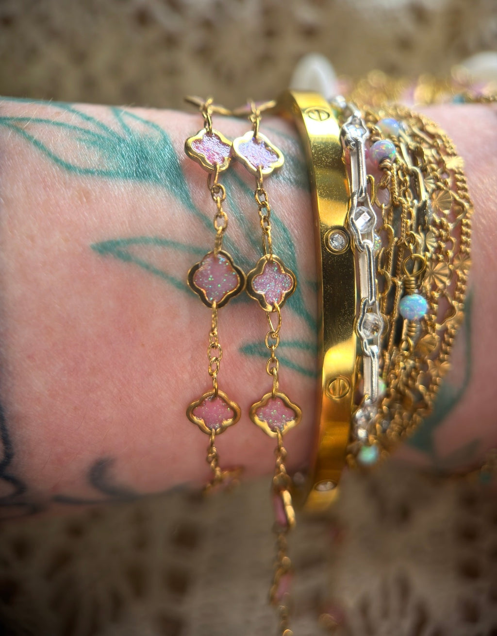 The Reese Pink Clover | Sparkly Iridescent Clover Chain