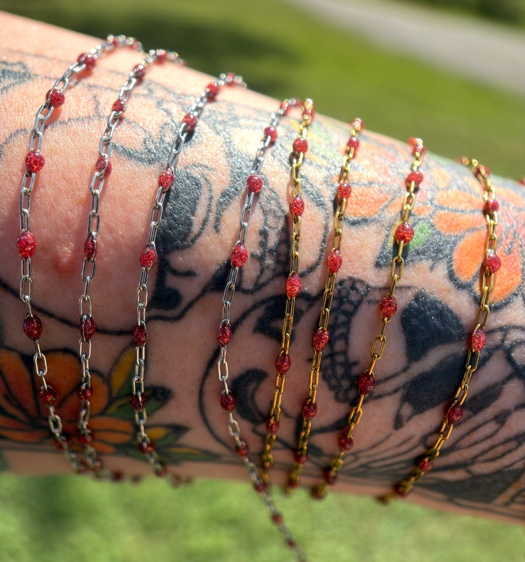 Scarlet Stardust — Iridescent Red Glitter Chain