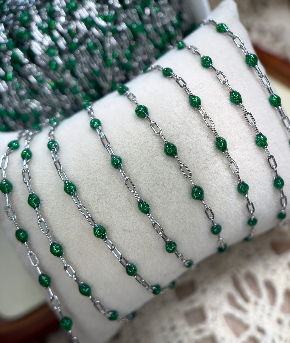 Emerald After Dark Sparkly Sunburst Chain