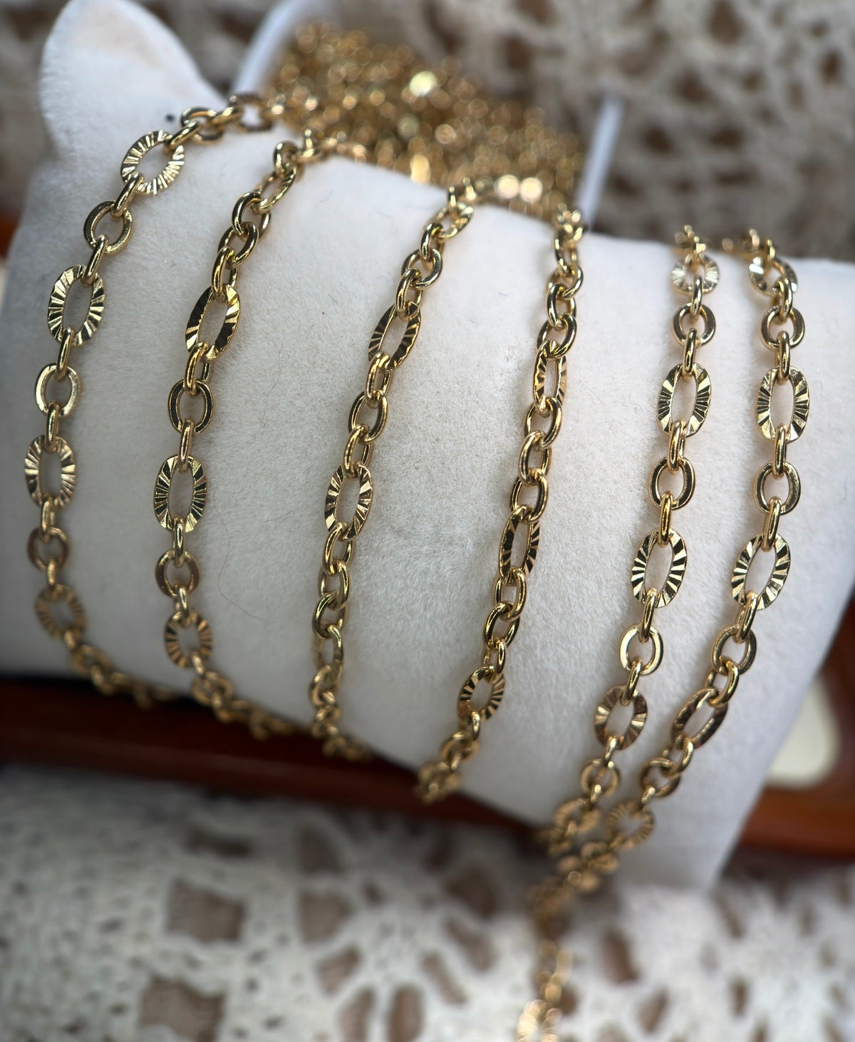 ✨ Triple Threat Textured Oval Chain