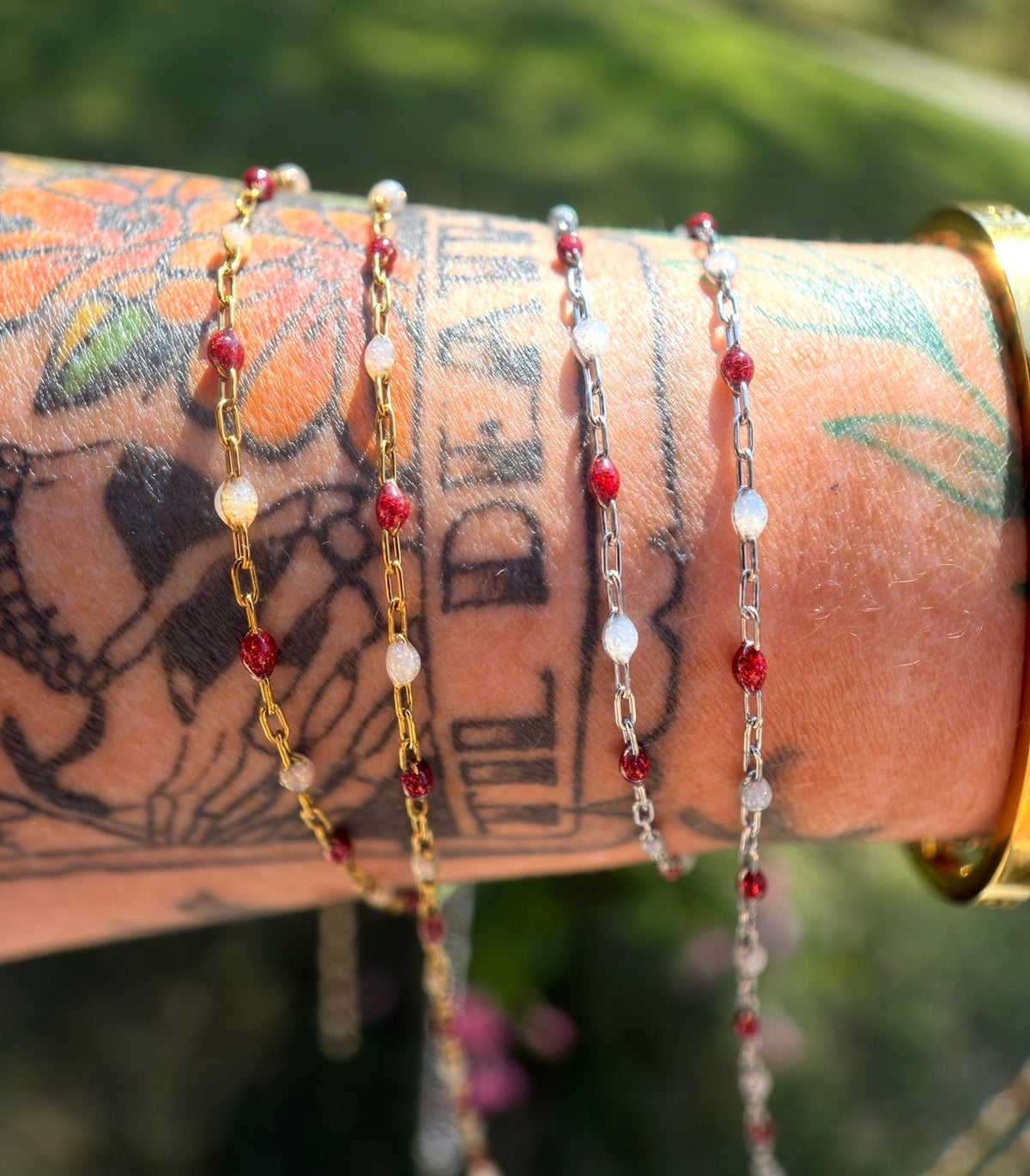 Candy Cane Lane – Red & White Sunburst Chain