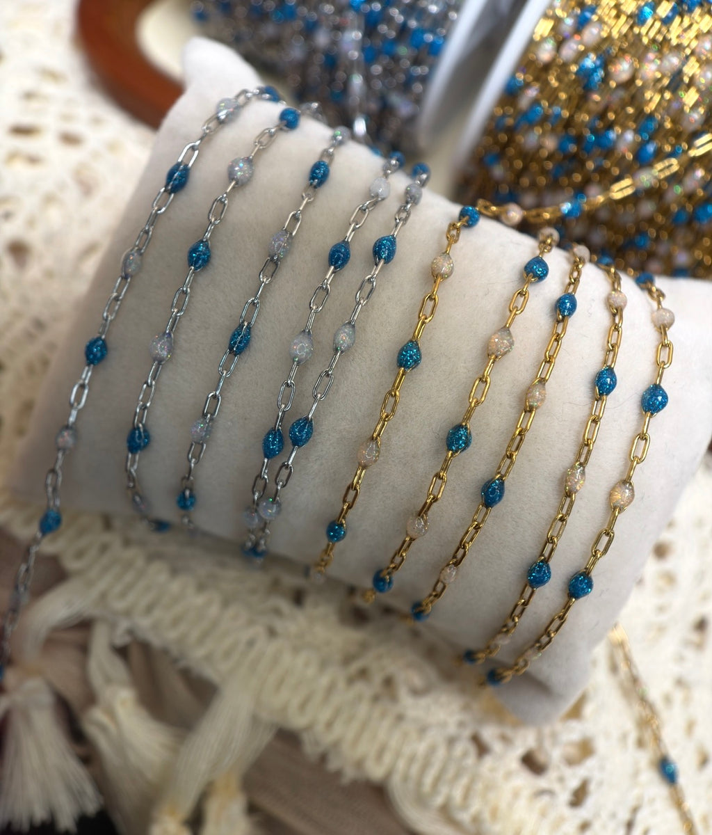 Frostbite – Icy Blue & White Sunburst