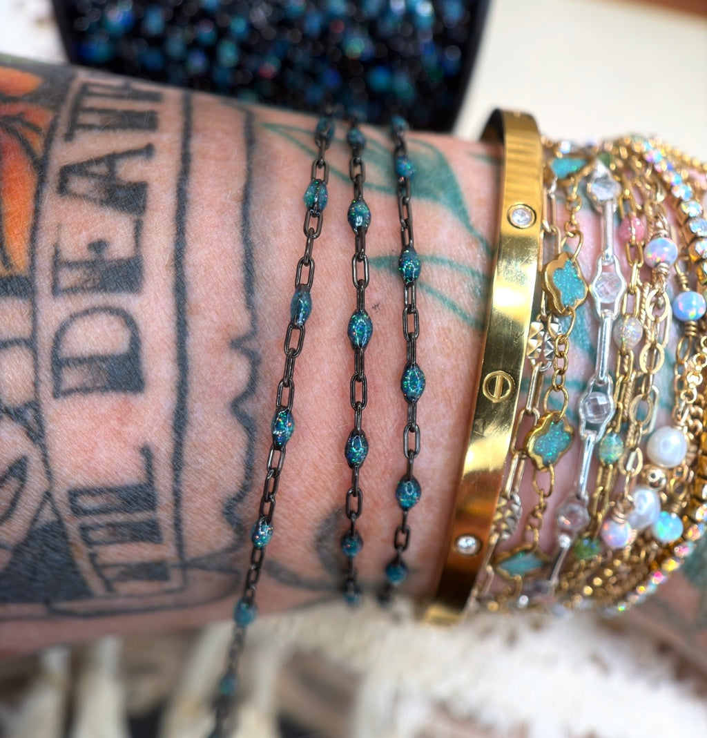Beyond the Stars: Black Sunburst Galaxy Chain