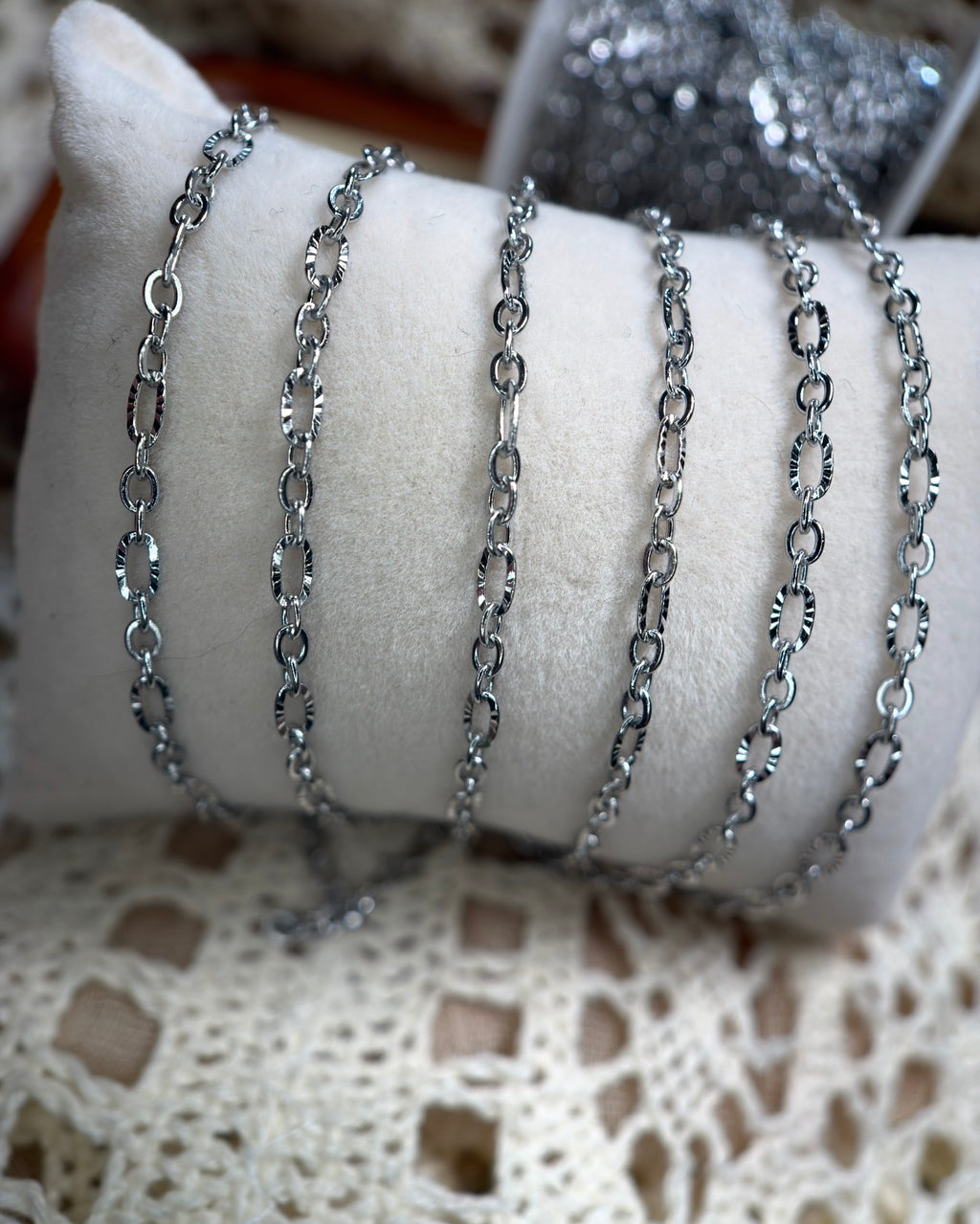 ✨ Triple Threat Textured Oval Chain