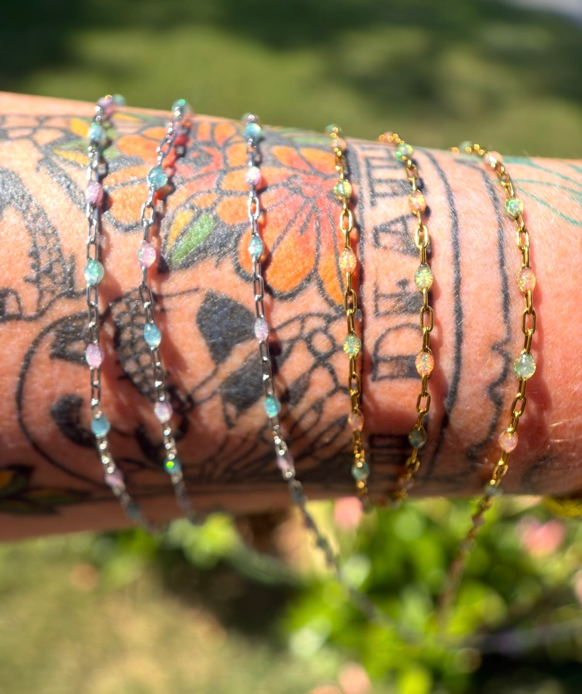 Sunset Lagoon – Iridescent Sunburst Chain