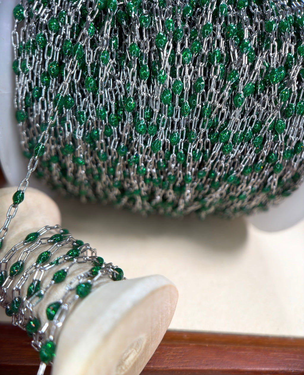 Emerald After Dark Sparkly Sunburst Chain