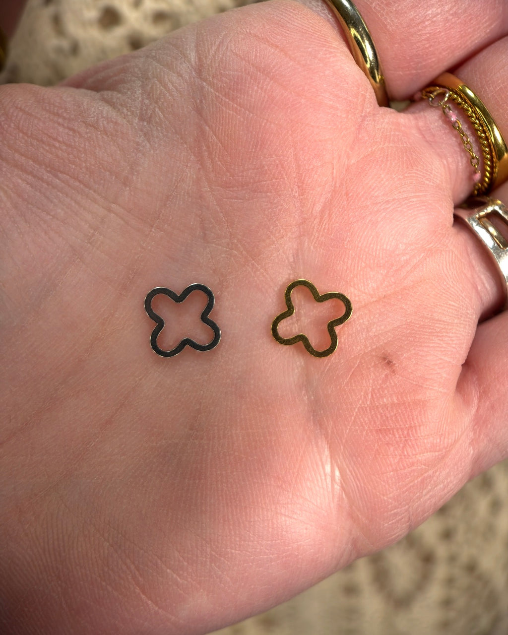 Lucky  Open Clover Connector