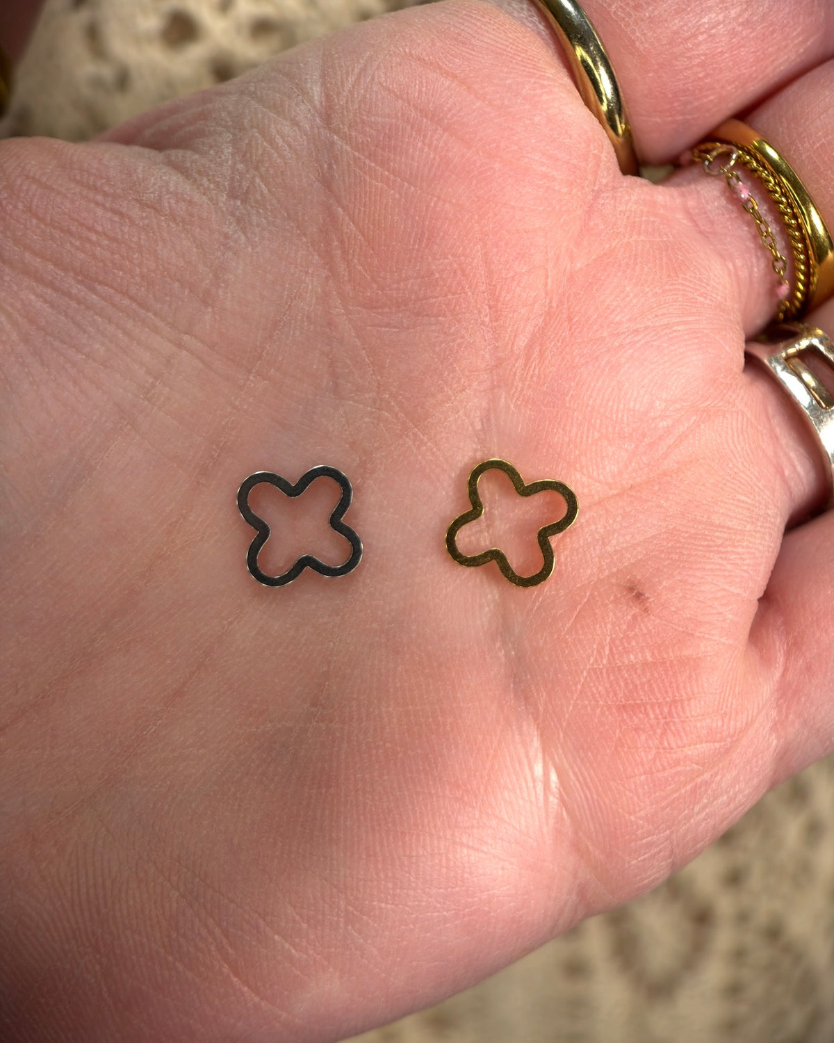 Lucky  Open Clover Connector