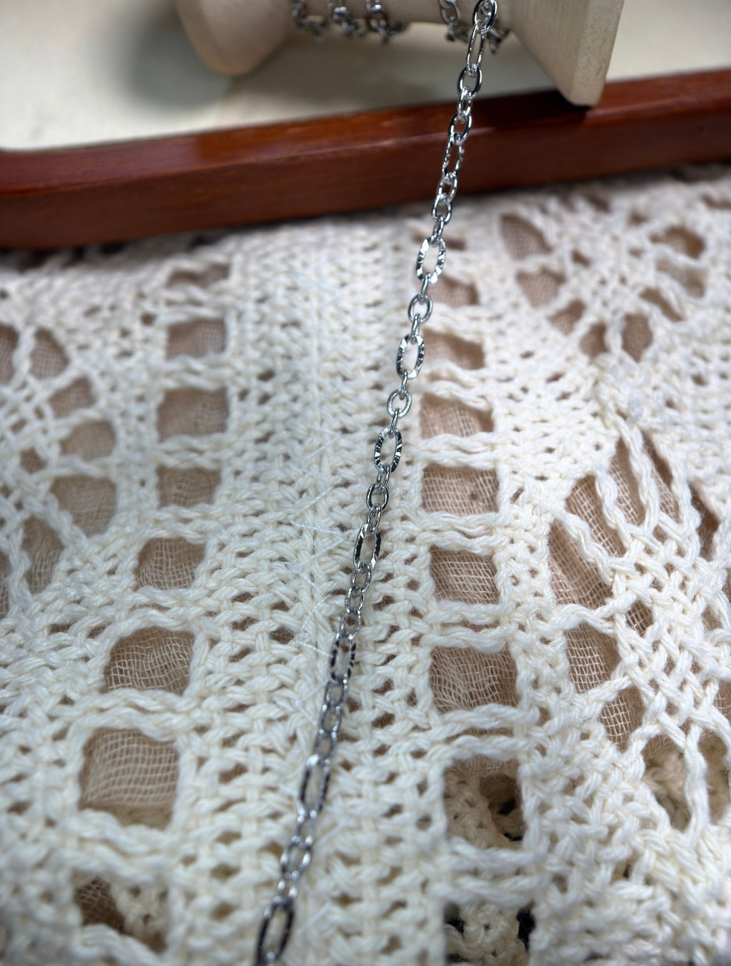 ✨ Triple Threat Textured Oval Chain