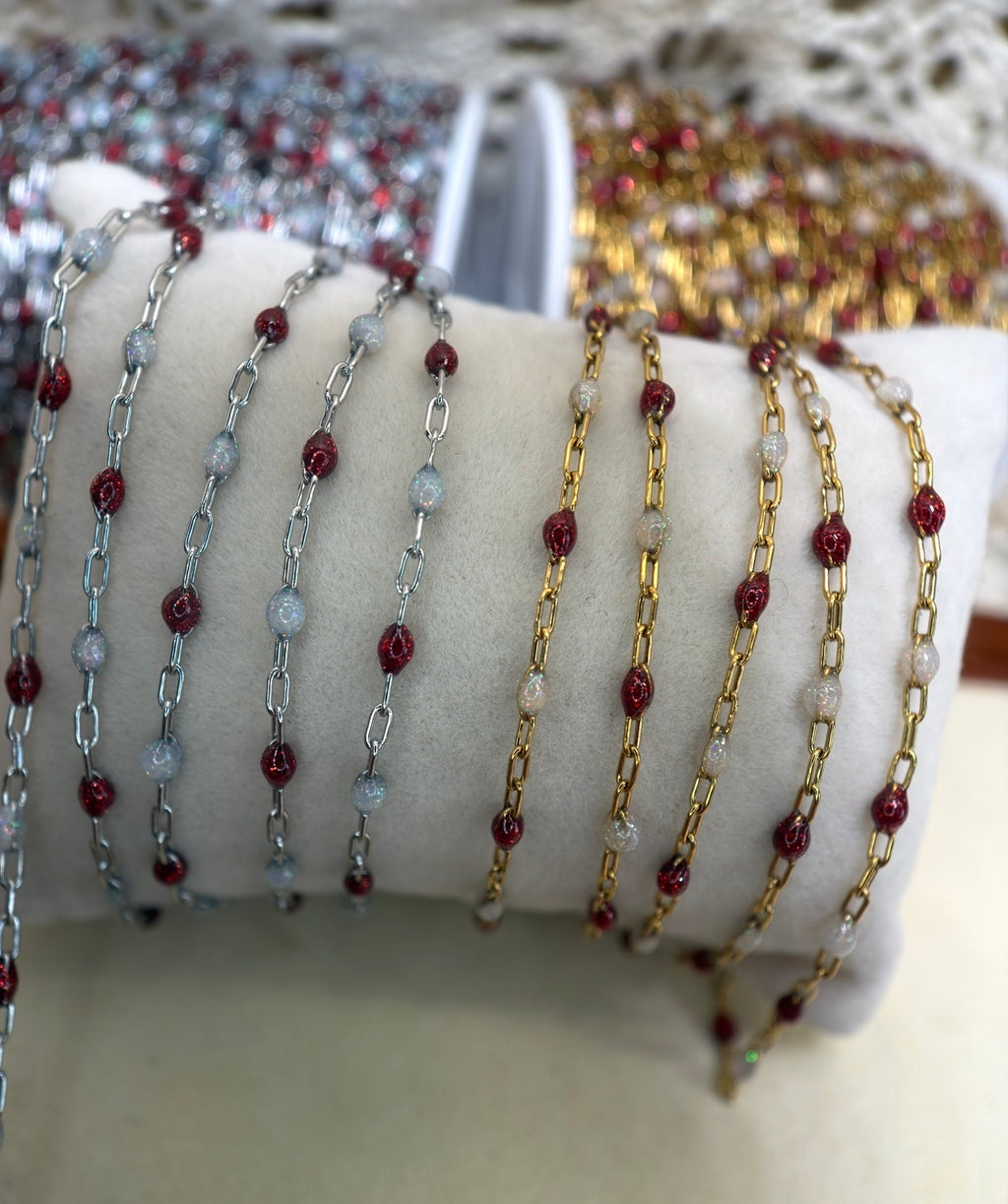 Candy Cane Lane – Red & White Sunburst Chain