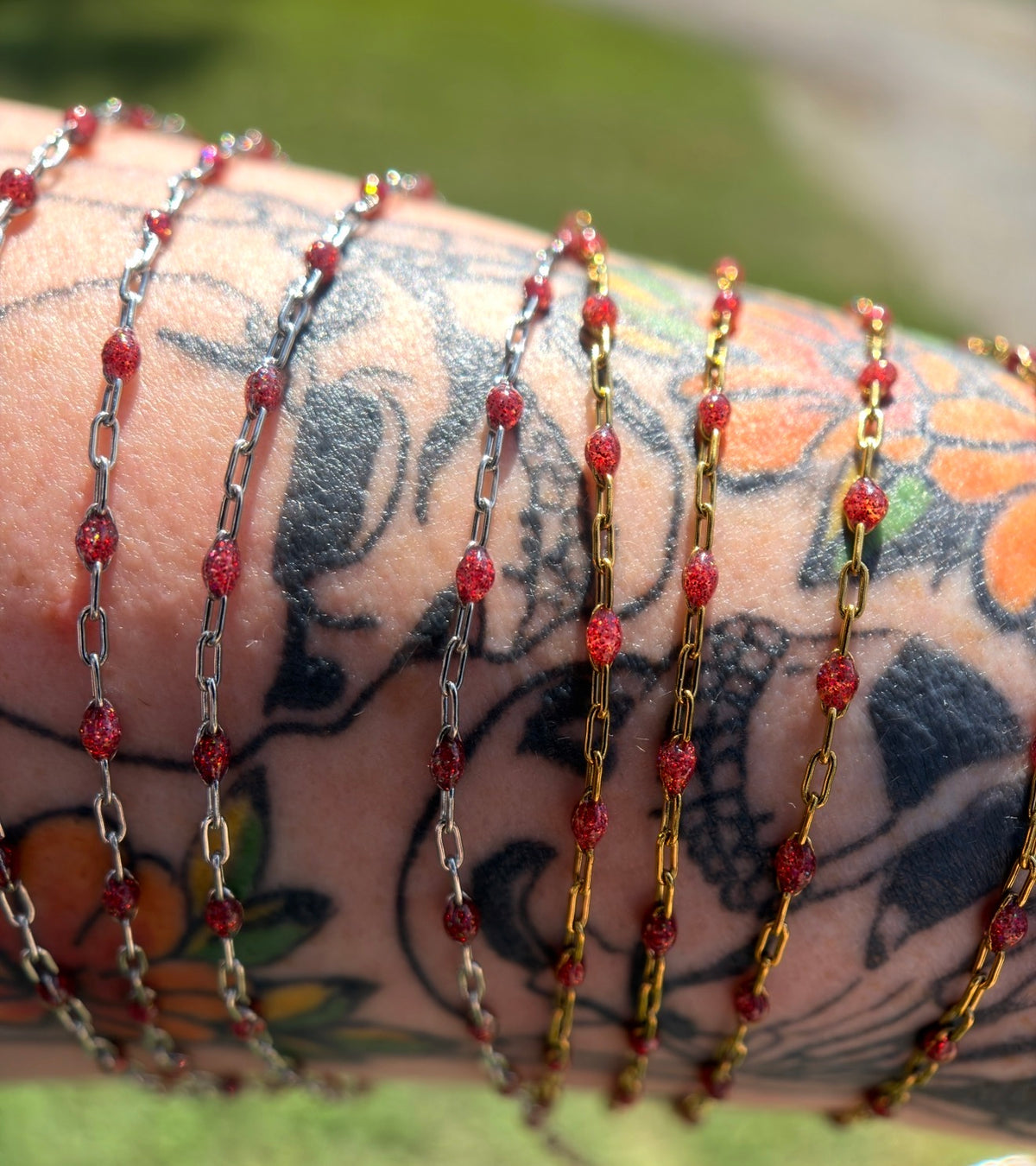 Scarlet Stardust — Iridescent Red Glitter Chain