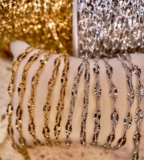 Cattlemen’s Twist | 14K PVD Gold & 316 Surgical Stainless Steel Paper Clip Chain