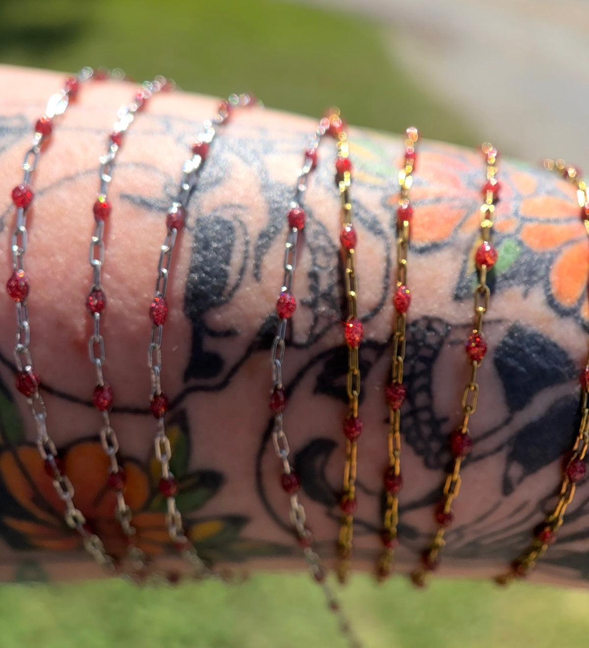 Scarlet Stardust — Iridescent Red Glitter Chain