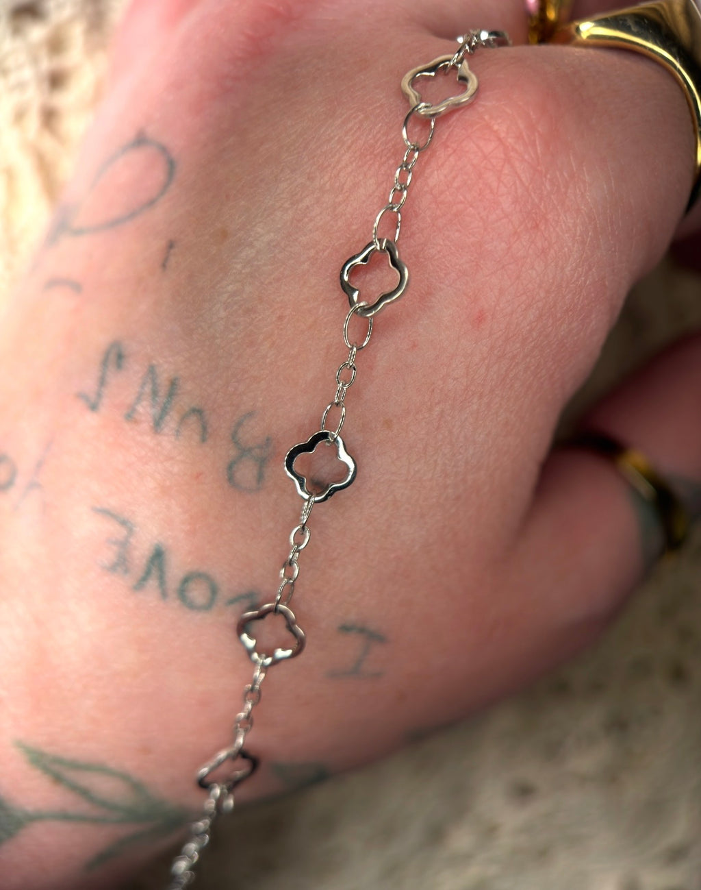 🍀 LUCKY NUMBER THREE — 1:3 Clover Chain