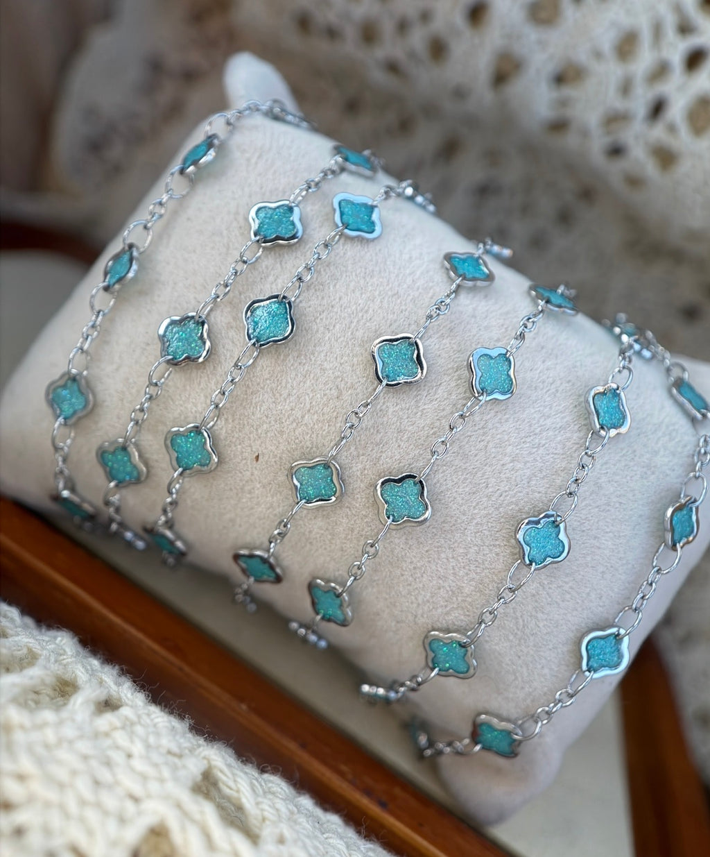 Sparkly Ocean Blue Clover Chain | Stainless Silver