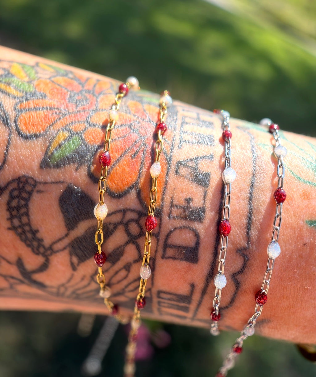 Candy Cane Lane – Red & White Sunburst Chain