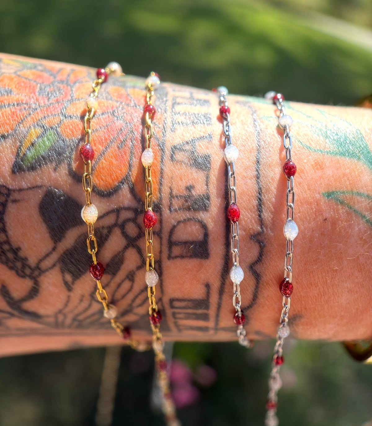 Candy Cane Lane – Red & White Sunburst Chain