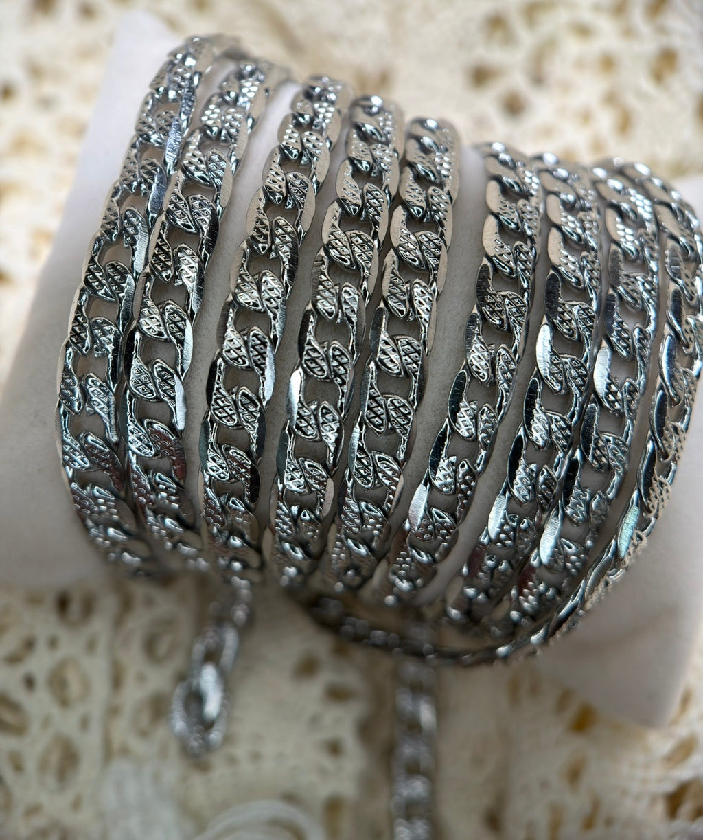 The Outlaw Diamond Cut Curb Chain