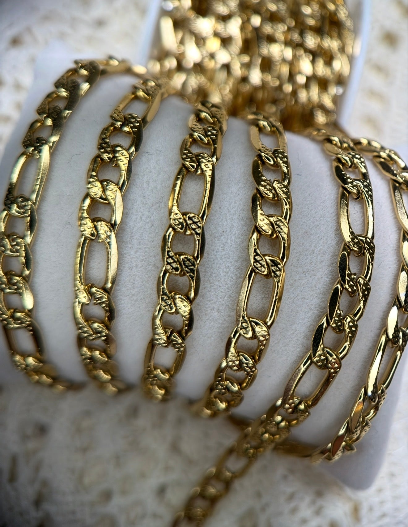 🤠 Rhinestone Cowboy™ | 18K PVD Gold Figaro Chain