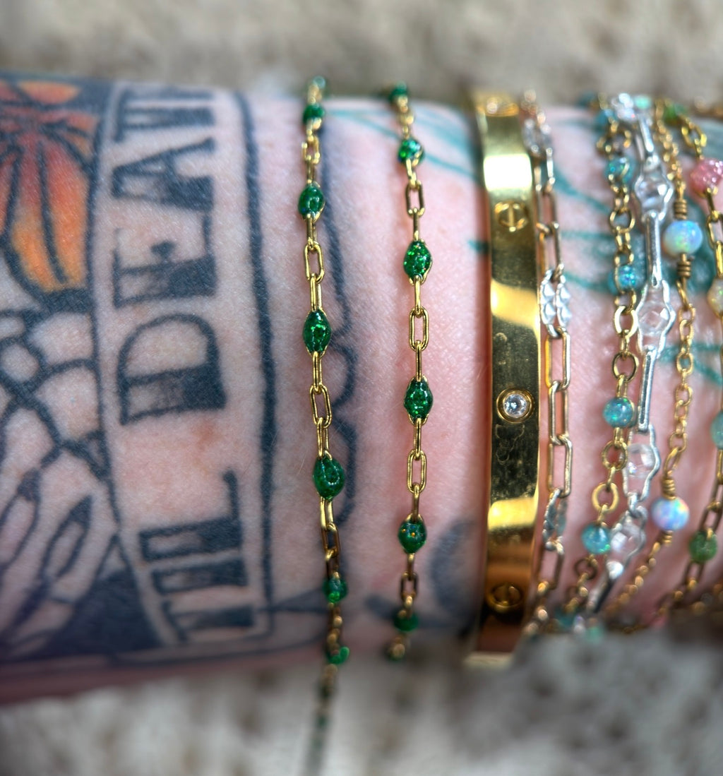 Emerald After Dark Sparkly Sunburst Chain