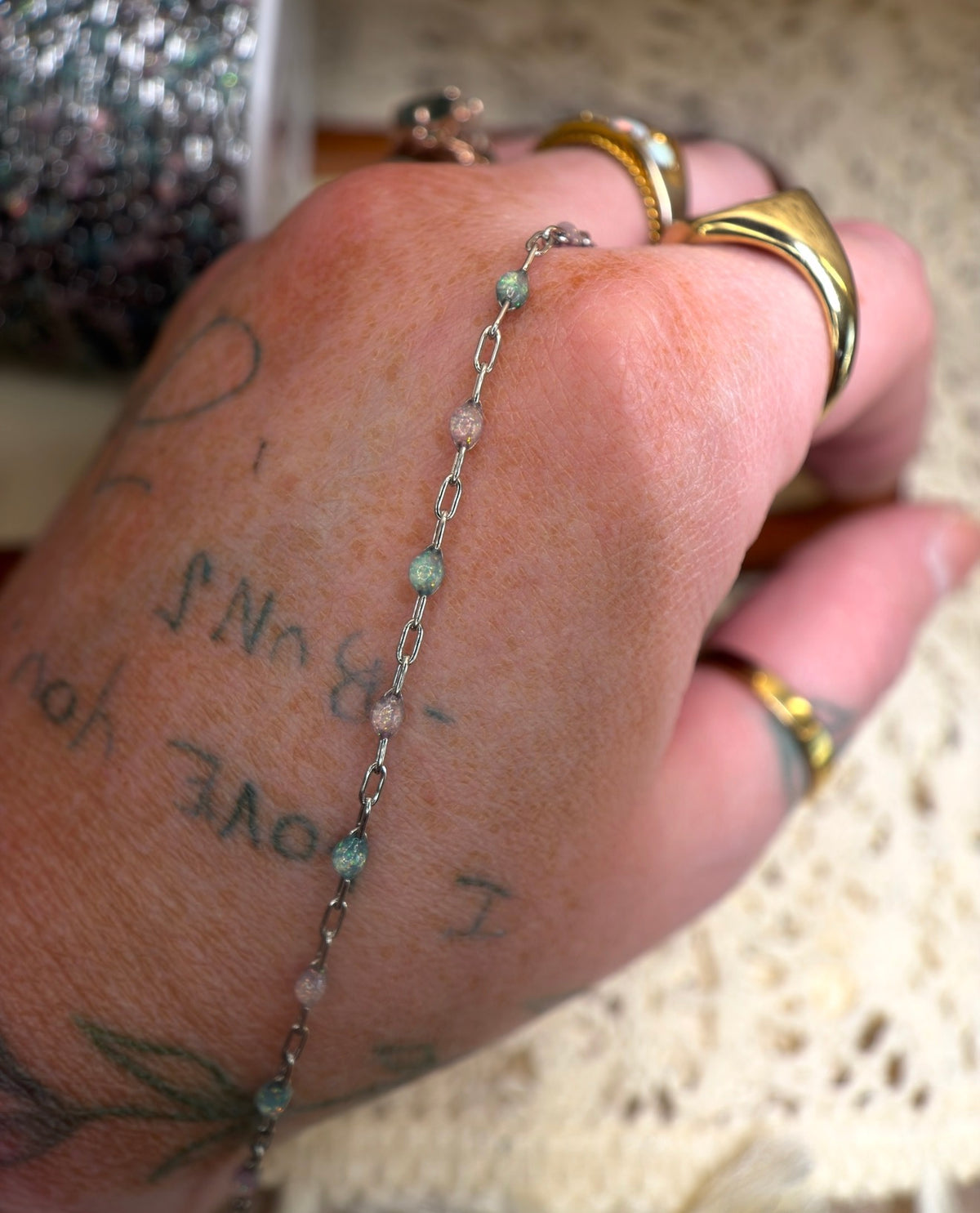 Sunset Lagoon – Iridescent Sunburst Chain