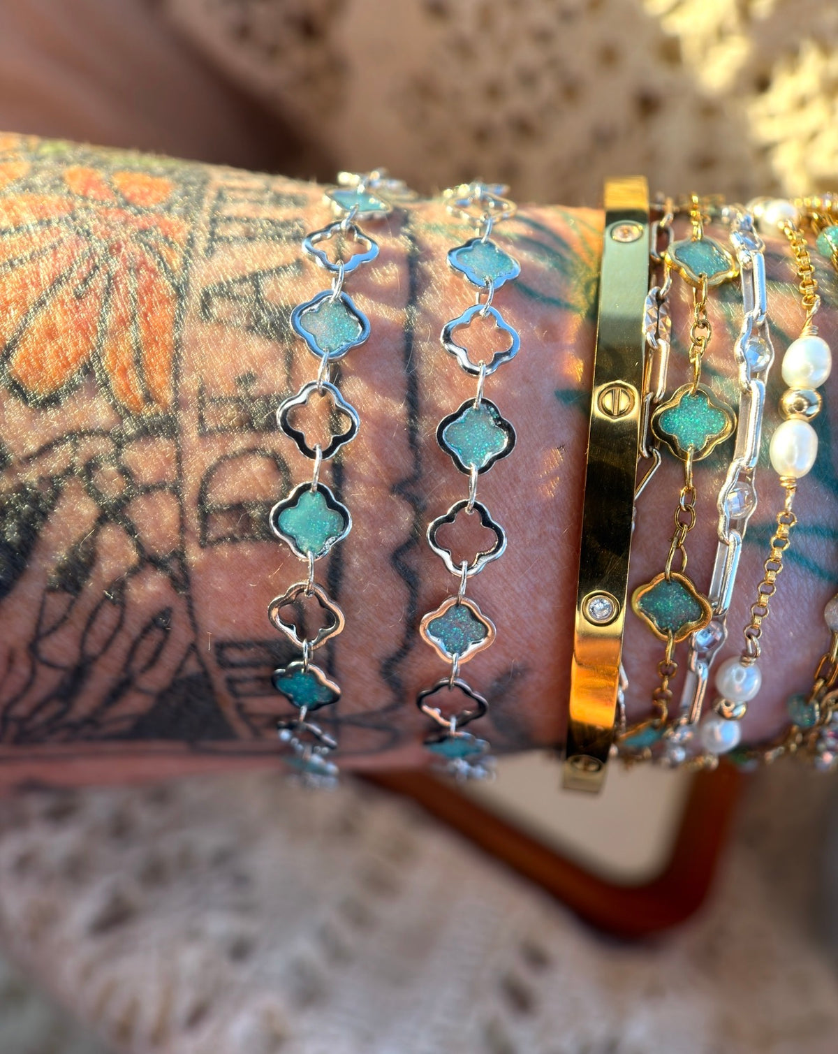 Sparkly Ocean Blue Clover Chain | Stainless Silver