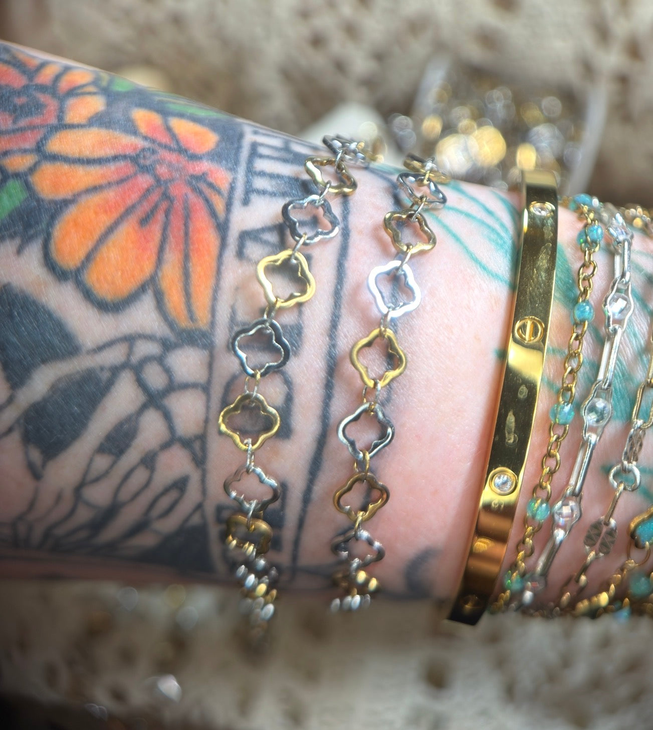 🍀 Double the Luck Two-Tone Clover Chain