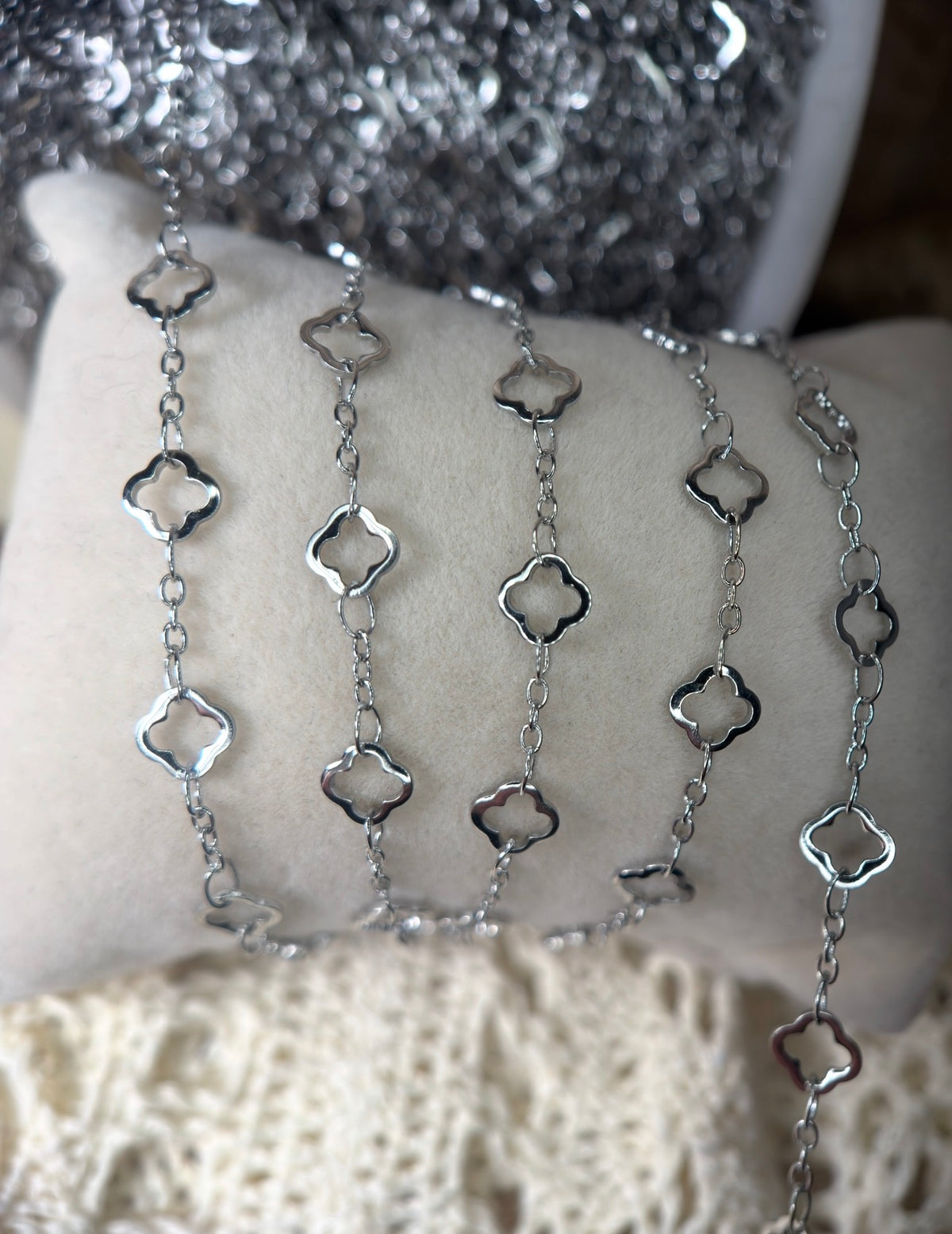 🍀 LUCKY NUMBER THREE — 1:3 Clover Chain