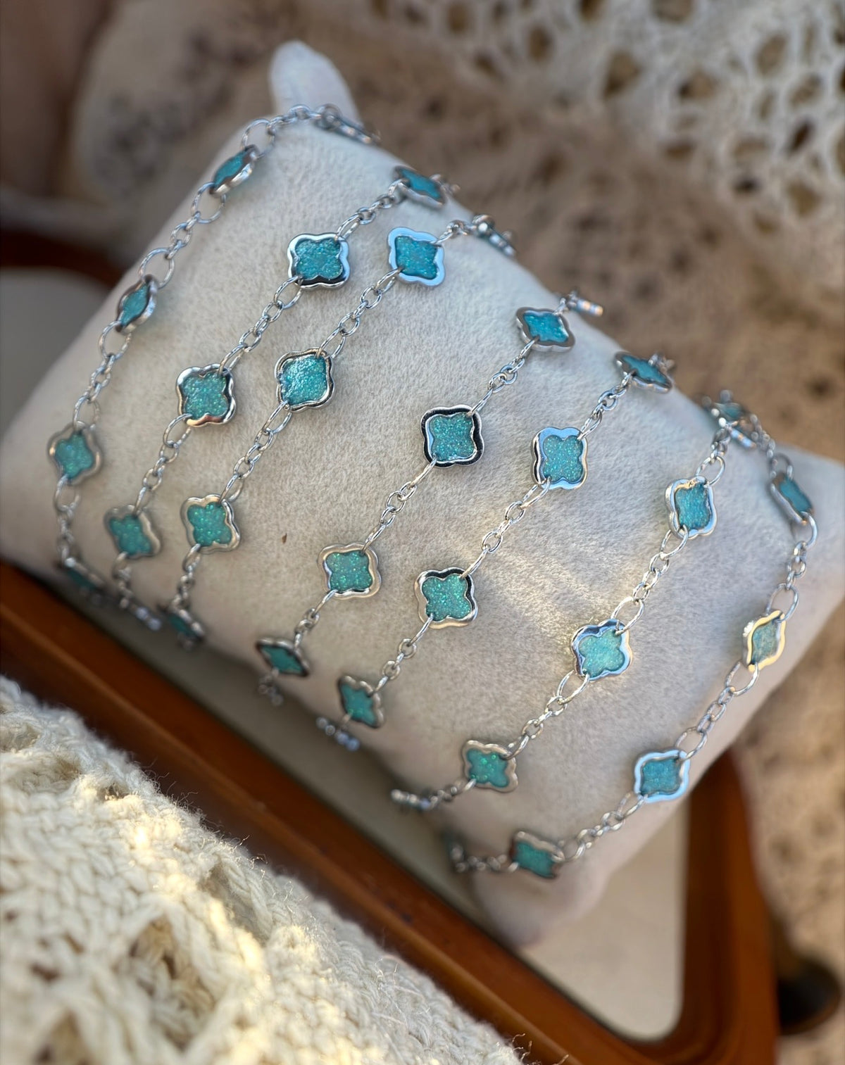 Sparkly Ocean Blue Clover Chain | Stainless Silver