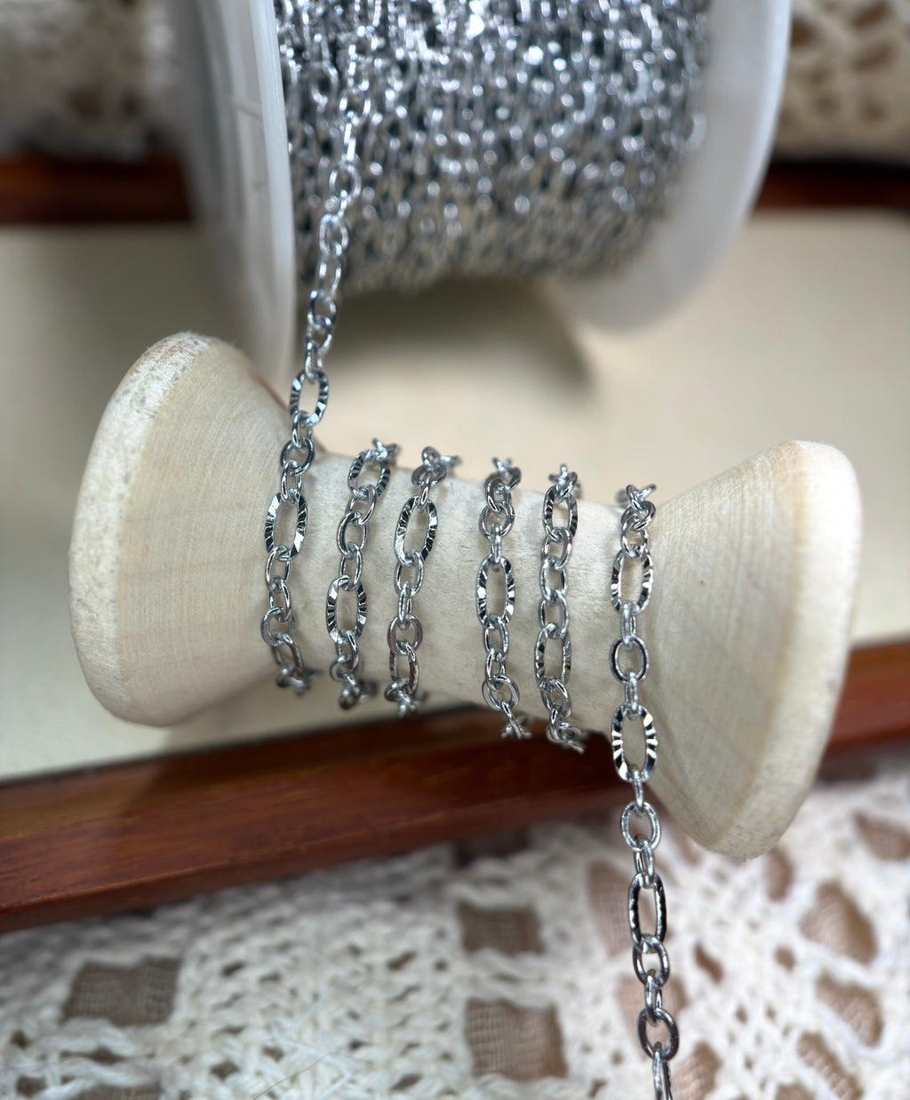 ✨ Triple Threat Textured Oval Chain