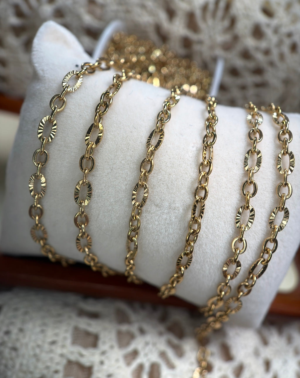 ✨ Triple Threat Textured Oval Chain