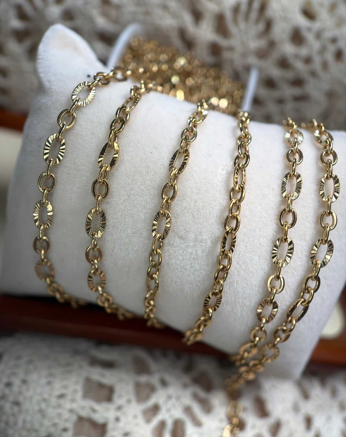 ✨ Triple Threat Textured Oval Chain