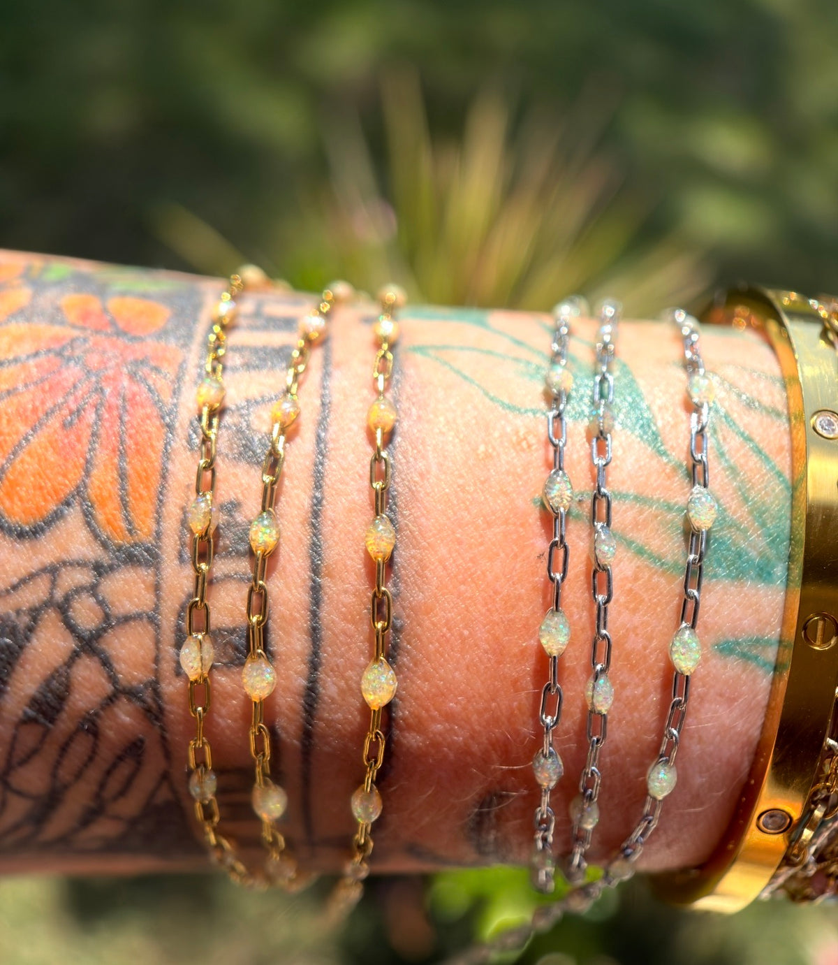 Peachy Babe – Iridescent Peach Sunburst Chain