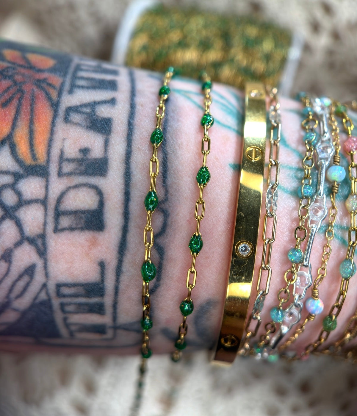 Emerald After Dark Sparkly Sunburst Chain
